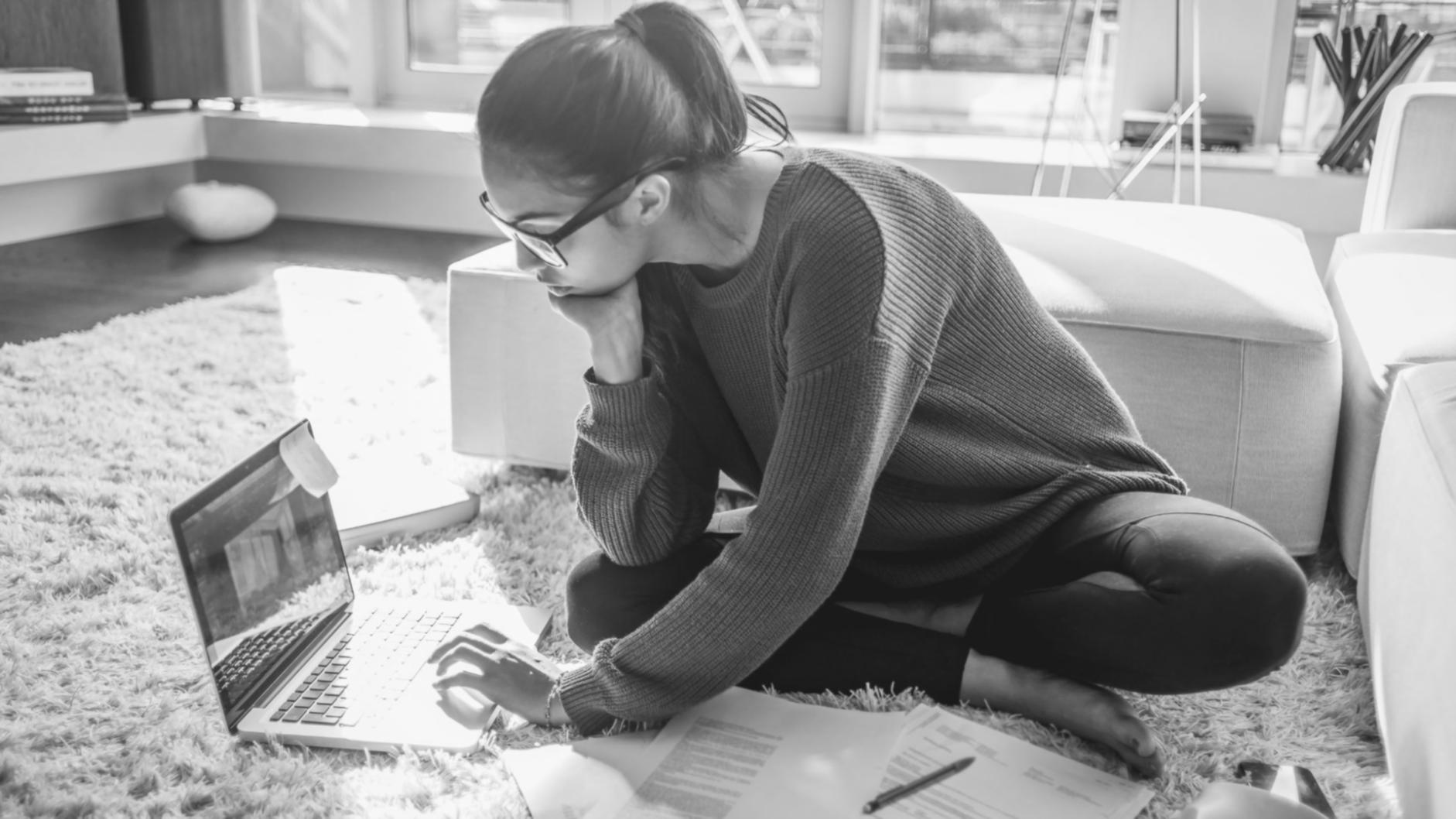 Team-Zusammenarbeit und Entwicklung von Finanzbildungsprogrammen